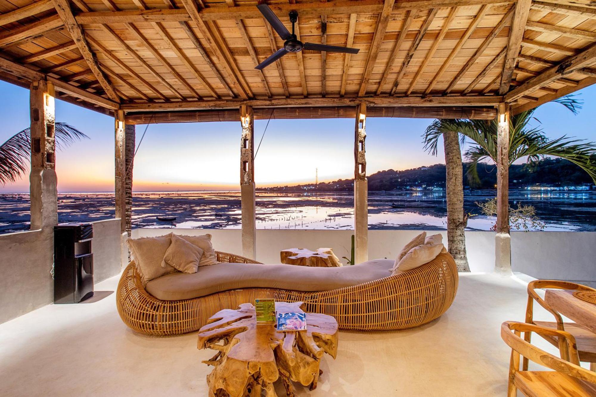 Sunset House Ceningan, 10 Person Beachview Private Villa レンボンガン島 エクステリア 写真