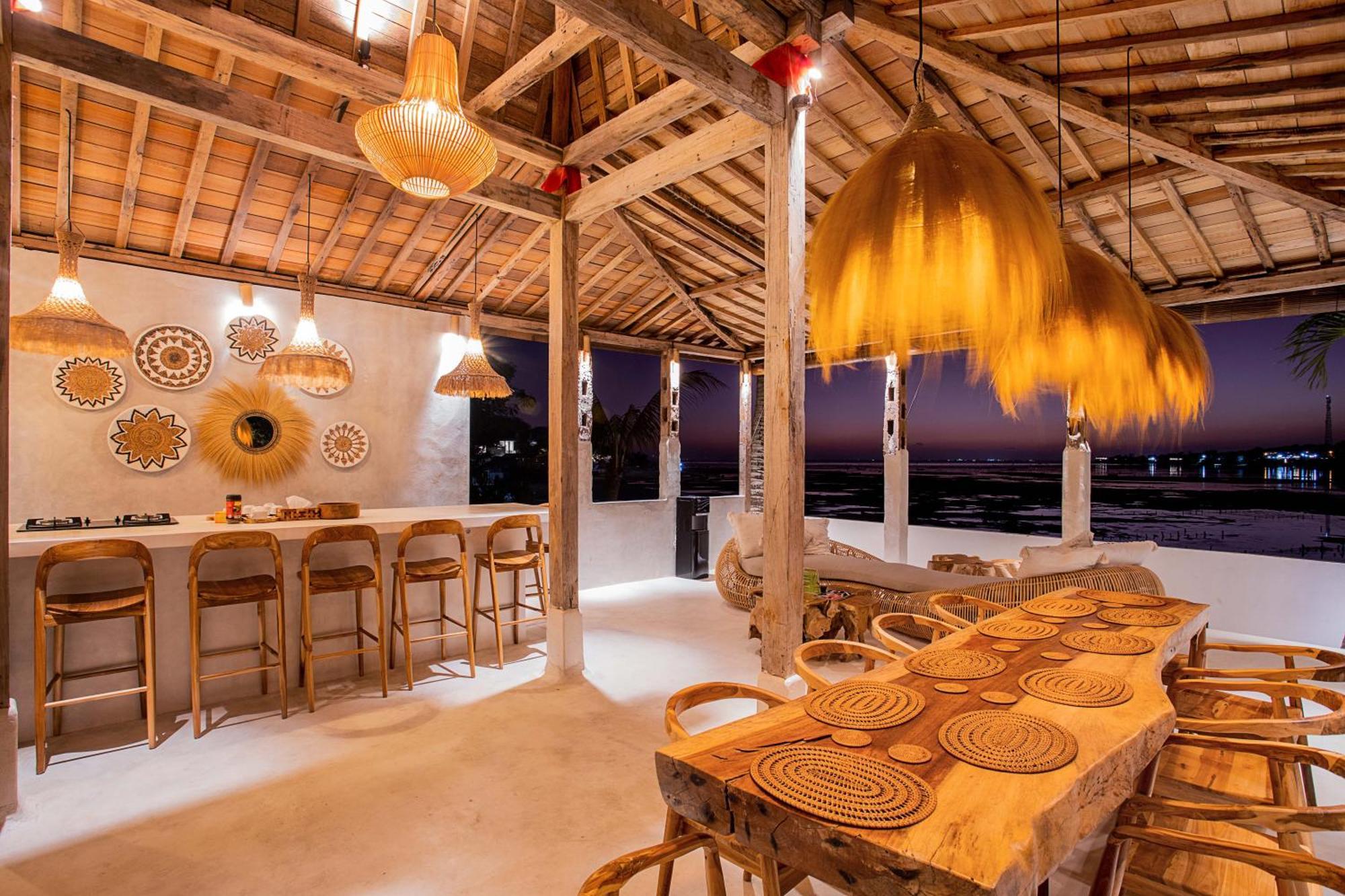 Sunset House Ceningan, 10 Person Beachview Private Villa レンボンガン島 エクステリア 写真